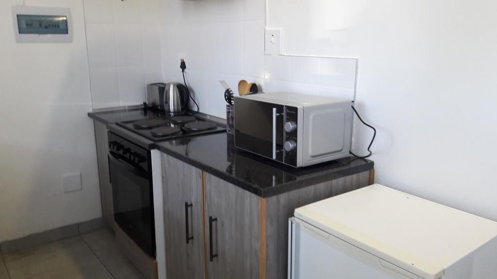 Self-Catering Studio, Unit 6 On Krupp Windhoek Exterior photo